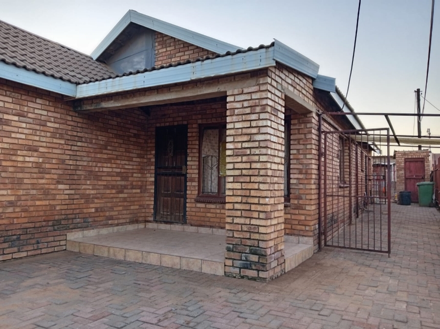 3 Bedroom Property for Sale in Ikageng North West